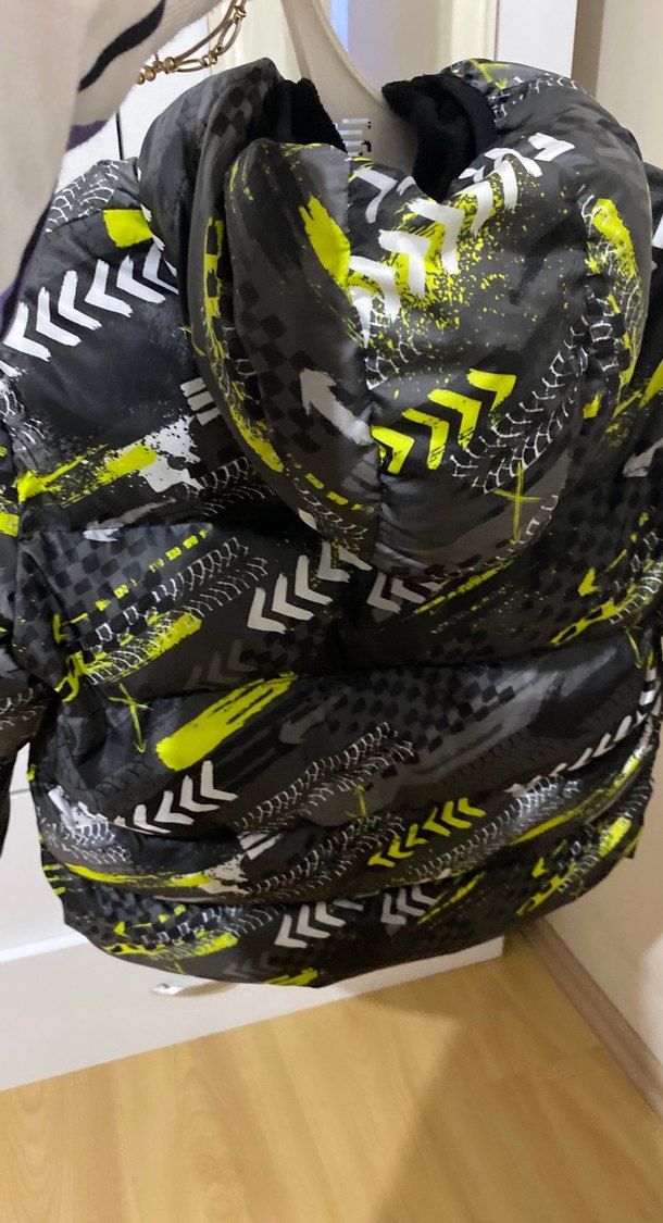 Siyah Kapüşonlu Fermuarlı Erkek Çocuk Mont - Görsel 3