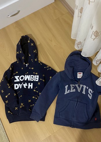Levis 4 Yaş