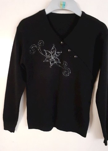 Düğmeli İşlemeli Siyah V Yaka Triko Kazak - Görsel 3