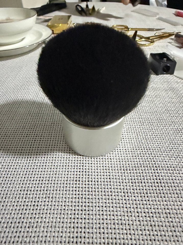 Gri ve Beyaz Makyaj Fırçası Seti - Görsel 2