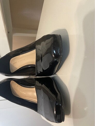 Charles & Keith Stiletto rugan