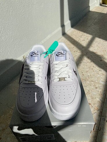 Nike Nike air Force 1 LV8 Utility İç barkodlu ithal ürün