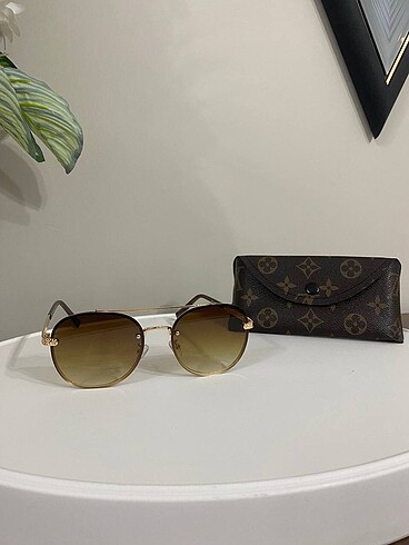 Louis Vuitton güneş gözlüğü