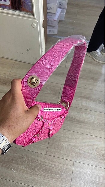 Bershka Manc kol çantası