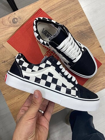 Vans Old Skool damalı model