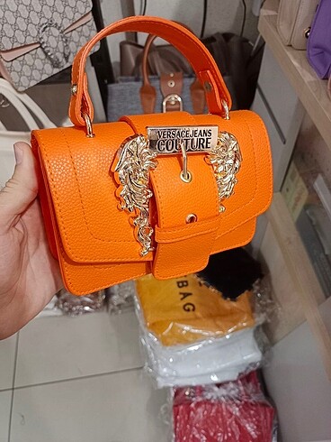  Beden Versace kol çantası