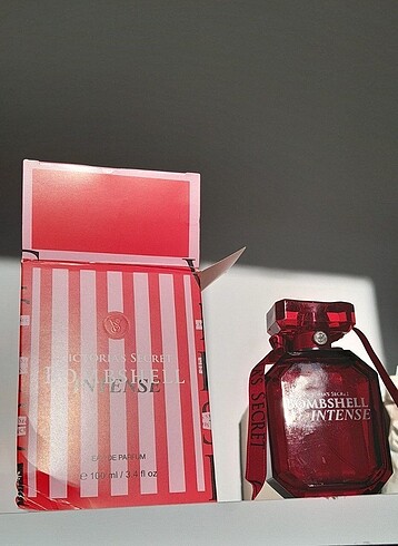 Victoria's secret bombshell intense