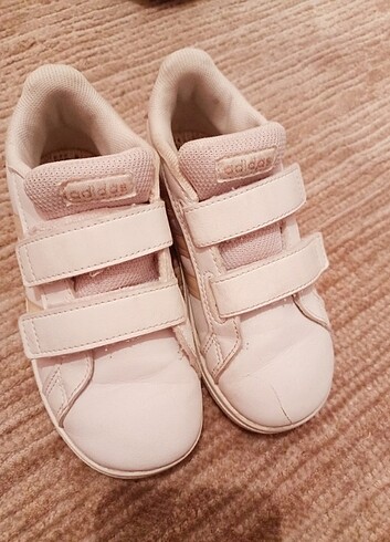 27 Beden beyaz Renk Adidas beyaz orjinal