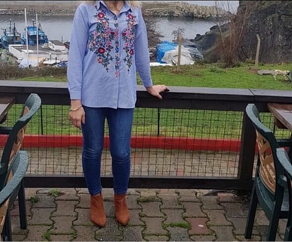 s Beden Çizgili nakış işlemeli çiçekli gömlek