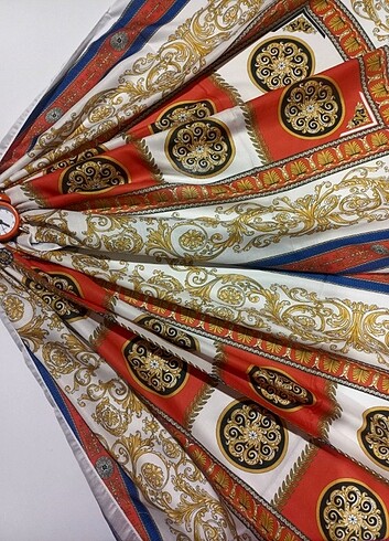Şal Versace