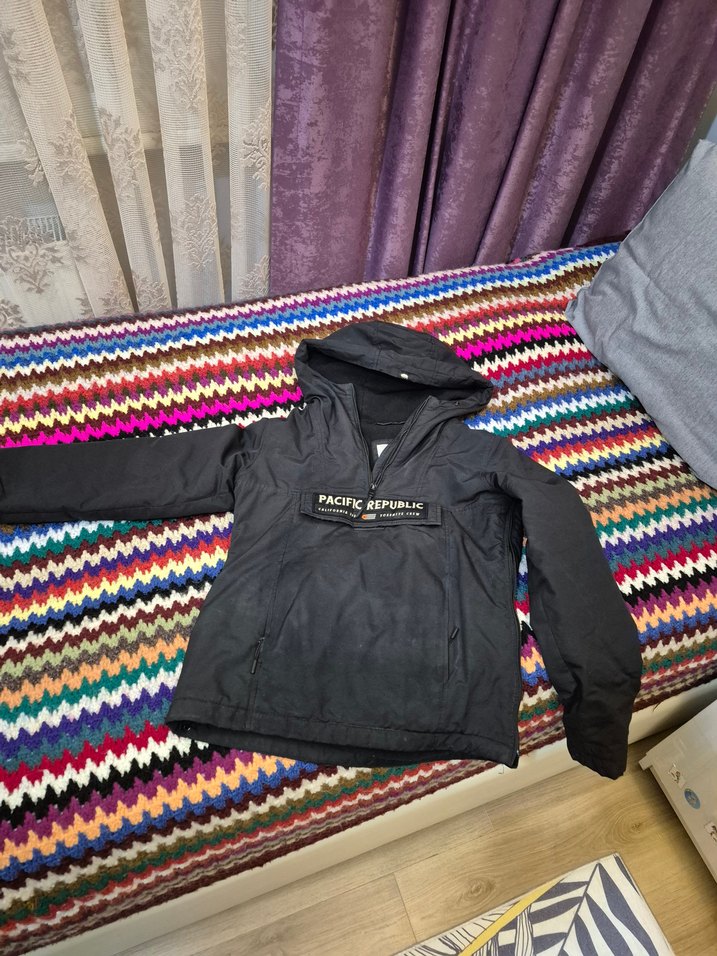 Pull&bear pacific republic marka Yağmurluk xs beden - Görsel 3