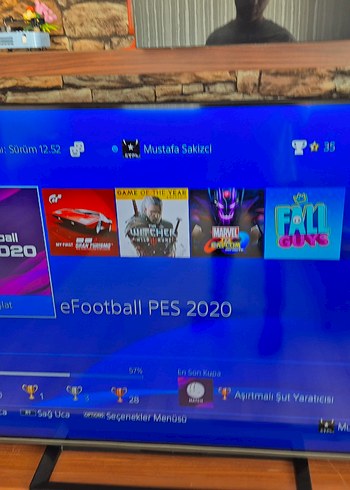 Beden Renk Sony PlayStation 4 Slim Konsol ve 3 Kablosuz Kumanda