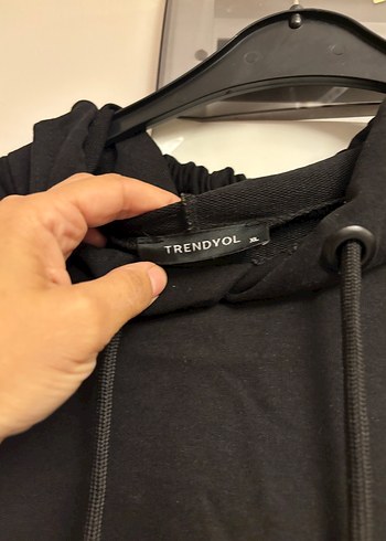 Siyah Yüksek Yakalı Midi Sweatshirt - Görsel 3