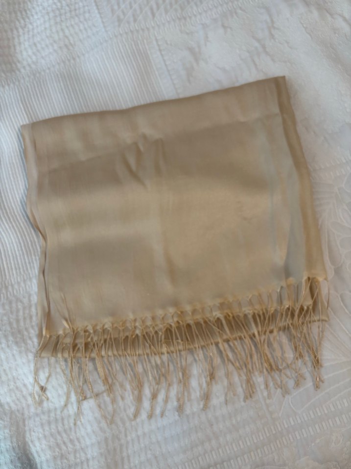 Bej Püsküllü Kadın Saten Şal - Görsel 2