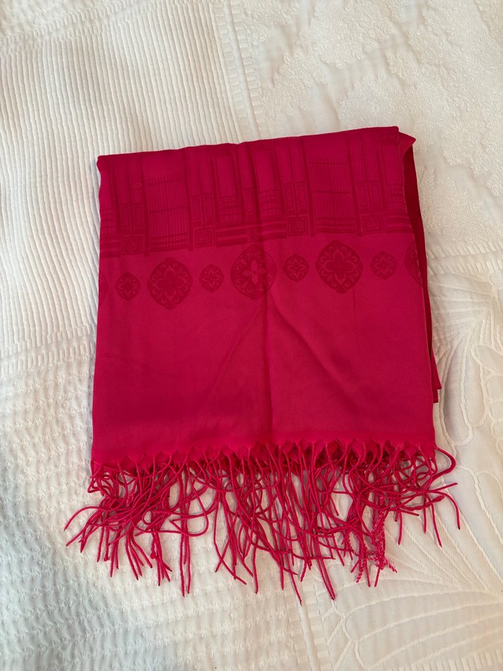 Bej Püsküllü Kadın Saten Şal - Görsel 3