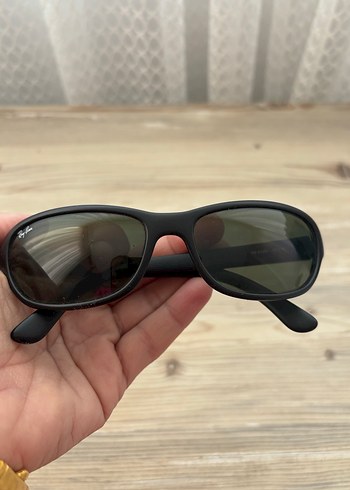 Şeffaf Siyah Orjinal Ray-Ban Kadın Güneş Gözlüğü - Görsel 2