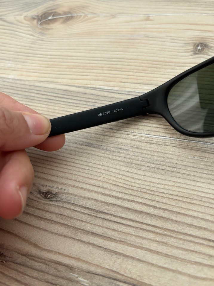 Şeffaf Siyah Orjinal Ray-Ban Kadın Güneş Gözlüğü - Görsel 4