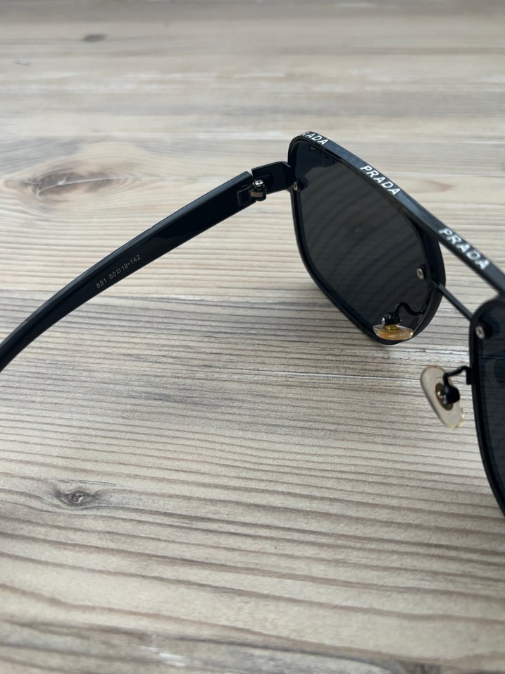 Parlak Siyah Prada Kadın/Erkek Güneş Gözlüğü - Görsel 4