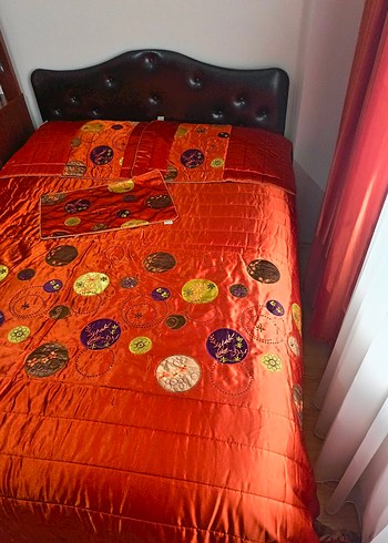 Renkli Nakışlı Nar Çiçeği Yatak Örtüsü - Görsel 2