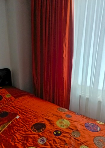 Renkli Nakışlı Nar Çiçeği Yatak Örtüsü - Görsel 4