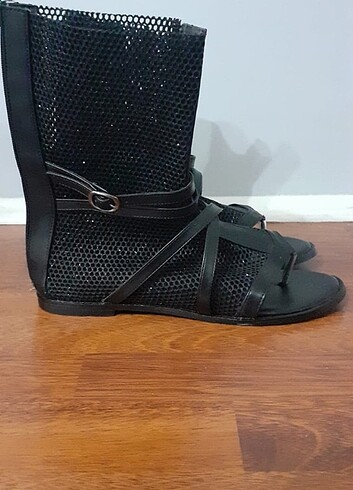 Siyah botie Parmak arası sandalet 
