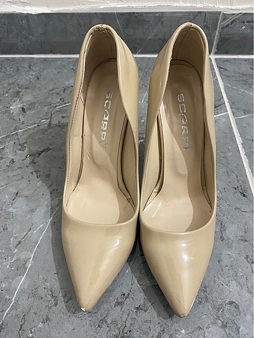 37 Beden Stiletto