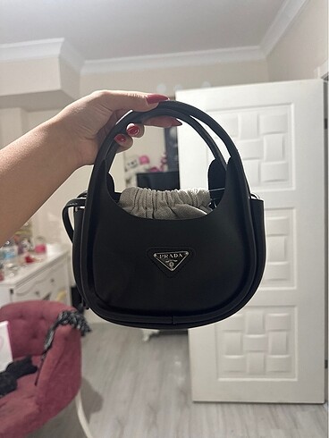 Prada çanta
