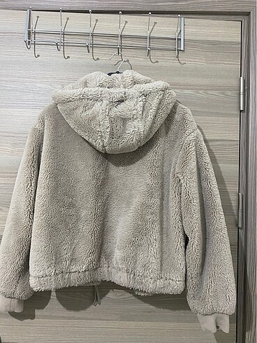 Bershka Peluş mont