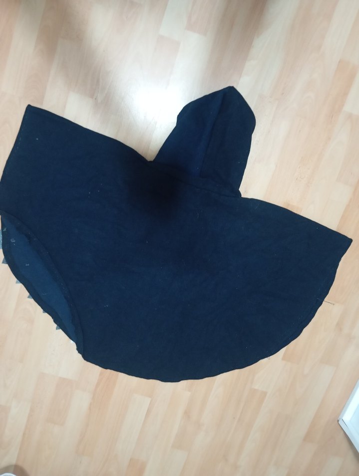 Kızlar için Siyah Nakışlı Kapüşonlu Panço - Görsel 5