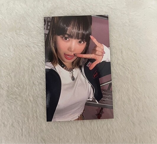 chaewon photocard