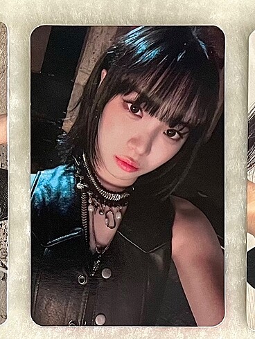 le sserafim chaewon photocard