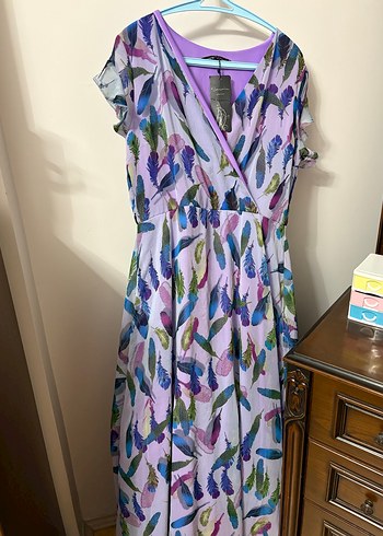 V Yaka Uzun Renkli Elbise - Görsel 4