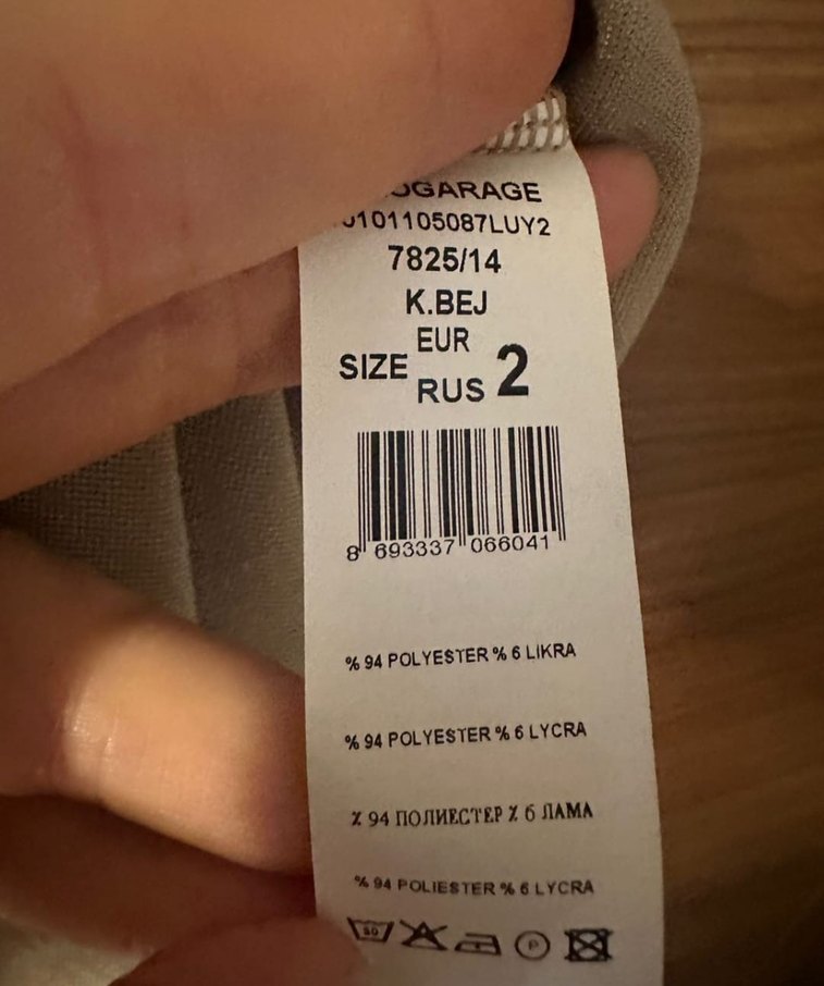 V Yaka yırtmaçlı Elbise - Görsel 3