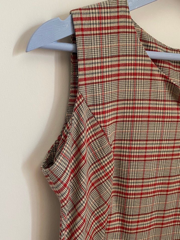 Kareli V Yakalı Pilili Midi Elbise - Görsel 2