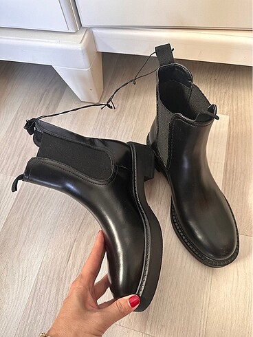 H&M Hm deri bot