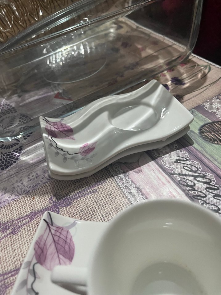 Yaprak Desenli Beyaz Fincan ve Tabak Seti - Görsel 2