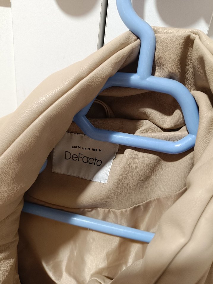 Bej Düğmeli Deri Kadın Kışlık Ceket - Görsel 3