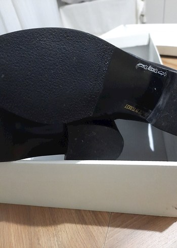 Kadın Siyah Dizüstü Bağcıklı Stiletto Çizme - Görsel 4