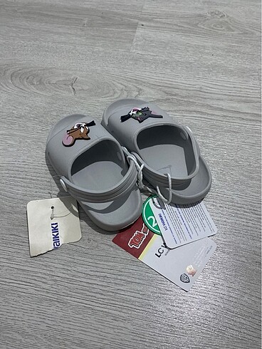25 Beden Erkek çocuk sandalet 25-26 beden