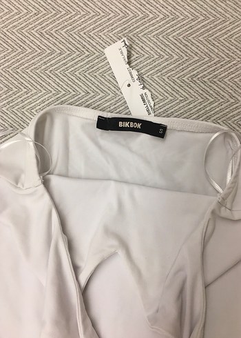 BikBok Beyaz Halter Yaka Mini Kadın Atlet - Görsel 7