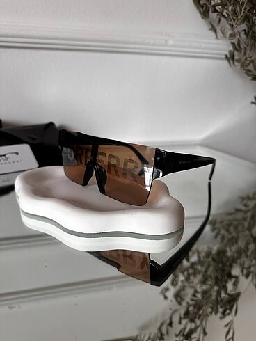 Burberry güneş gözlüğü