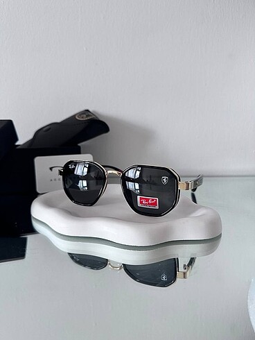 Ray ban güneş gözlüğü