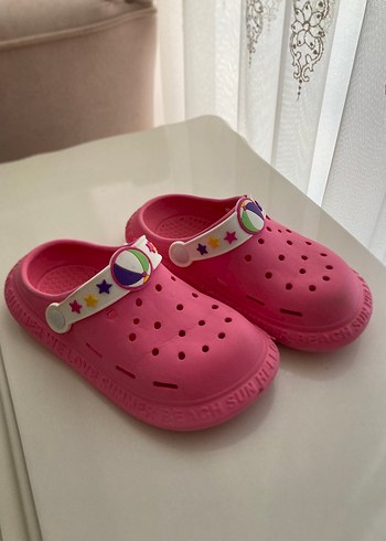 Pembe Renkli Tokalı Kız Terlikleri