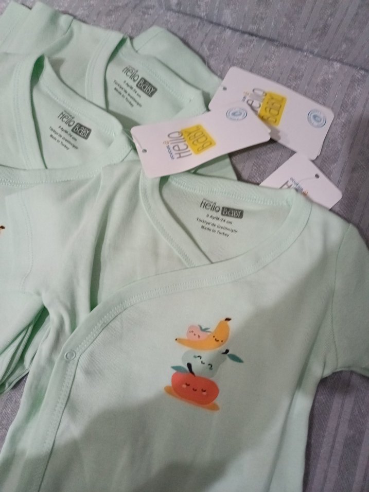 Yeşil V Yakalı Kız Bebek Kısa Kollu Body - Görsel 3