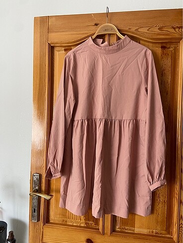 Pembe tunik