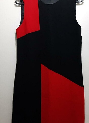 Siyah kırmızı bloklu elbise