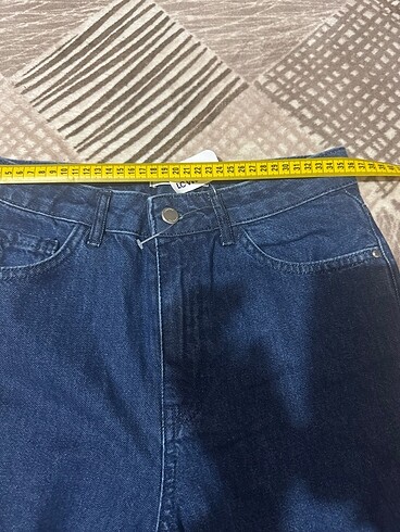 26 Beden mavi Renk LC Waikiki Mom Jean