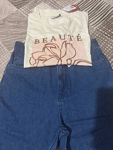 LC Waikiki Mom Jean ve tişört