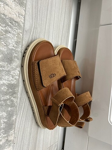 Ugg sandalet