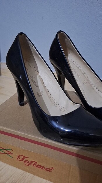 Diğer Siyah Rugan Stiletto